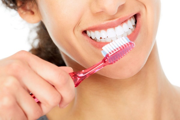 5 sai lầm khi chăm sóc răng miệng