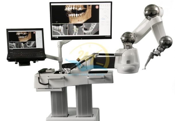 Cấy ghép implant bằng robot định vị thông minh